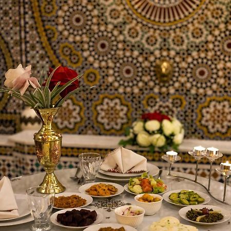 Riad Anis เฟส ภายนอก รูปภาพ