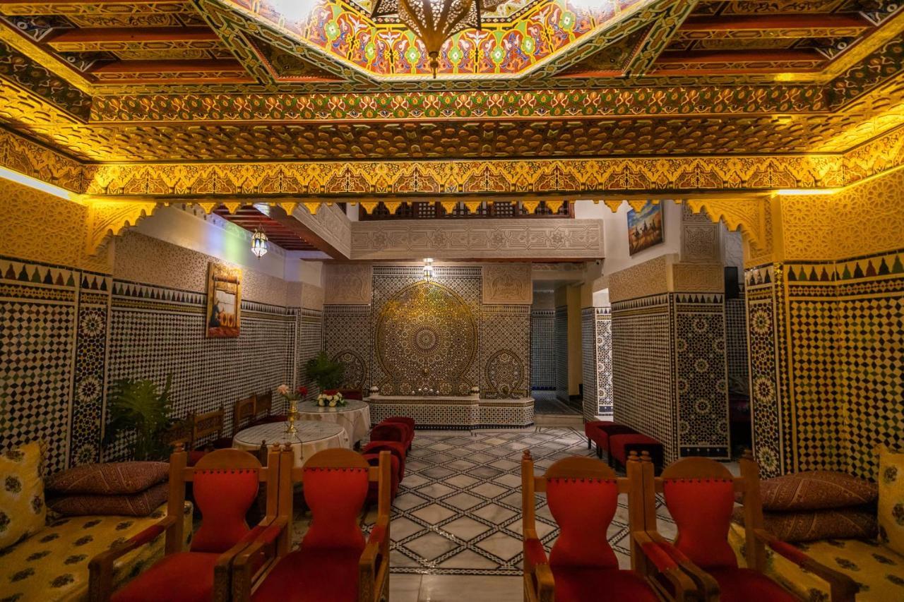Riad Anis เฟส ภายนอก รูปภาพ