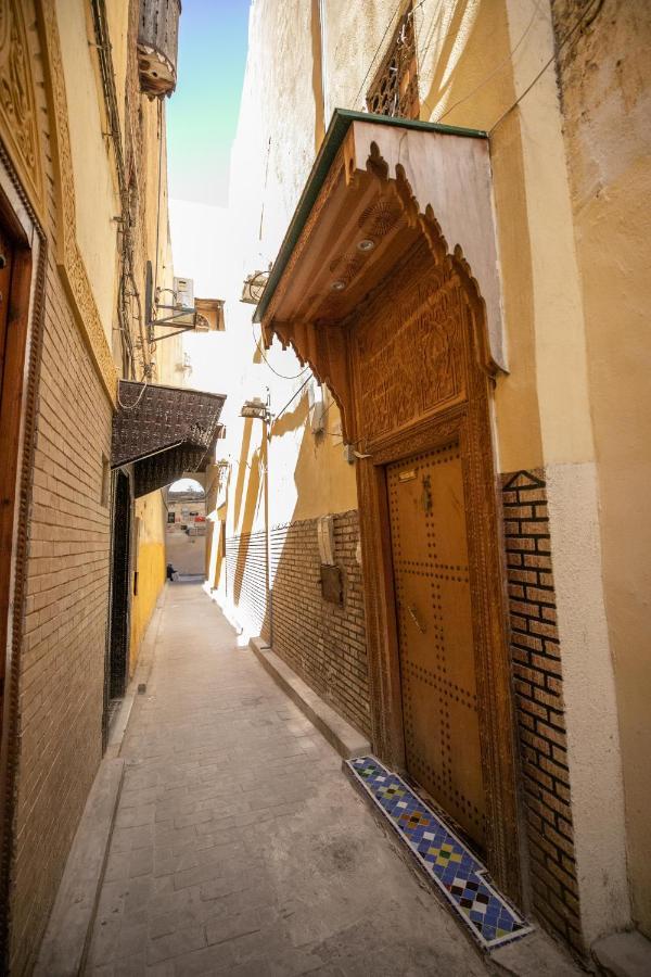 Riad Anis เฟส ภายนอก รูปภาพ