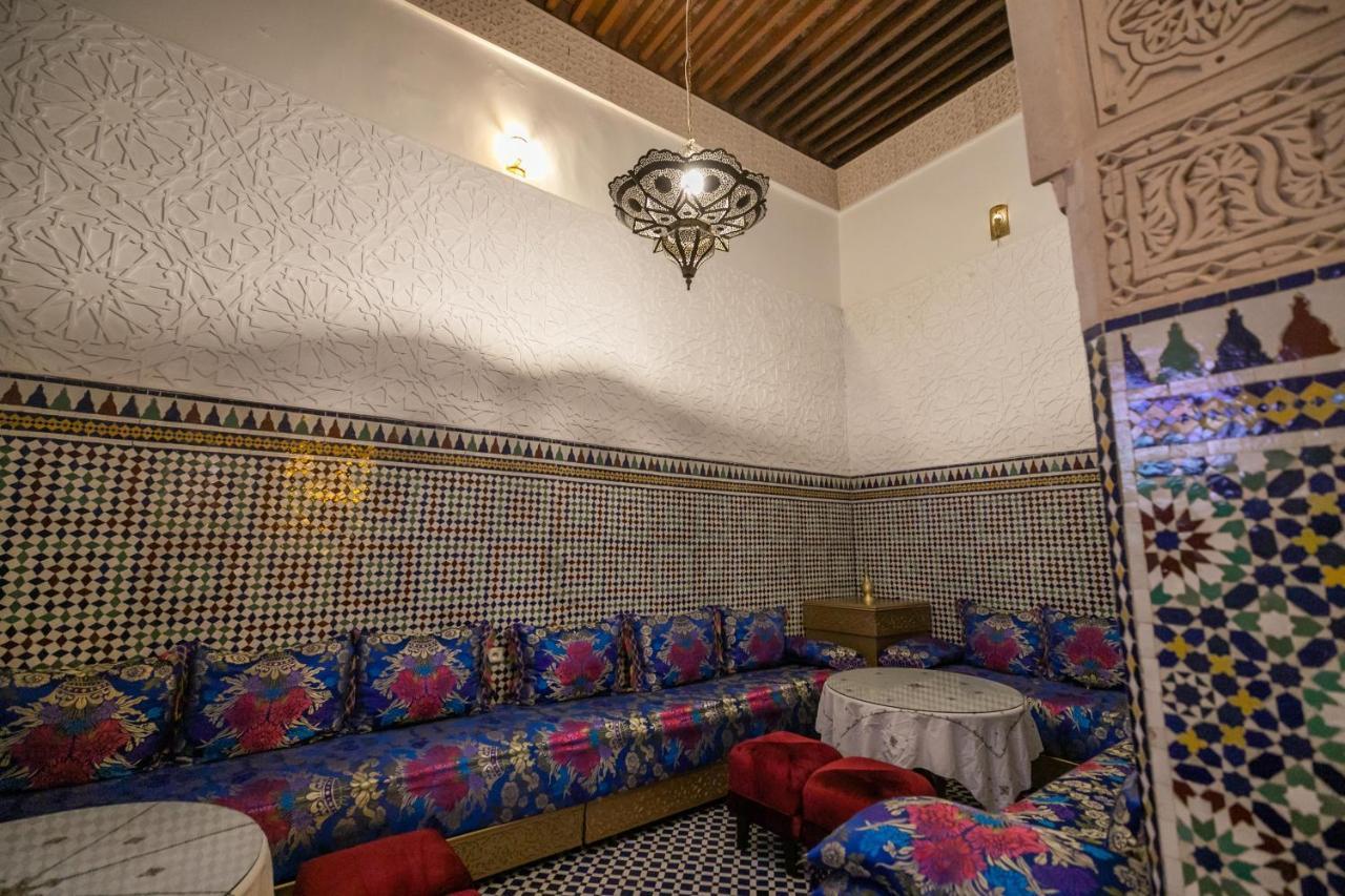 Riad Anis เฟส ภายนอก รูปภาพ