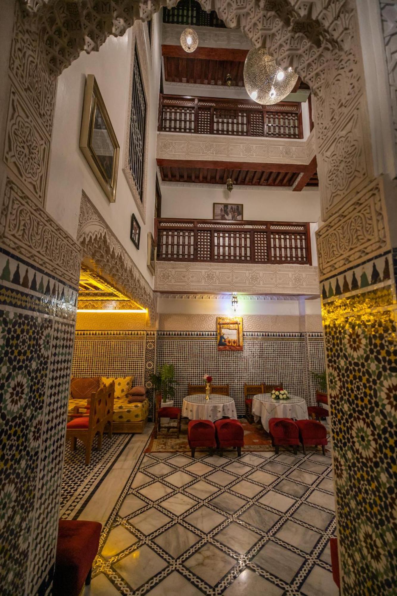 Riad Anis เฟส ภายนอก รูปภาพ