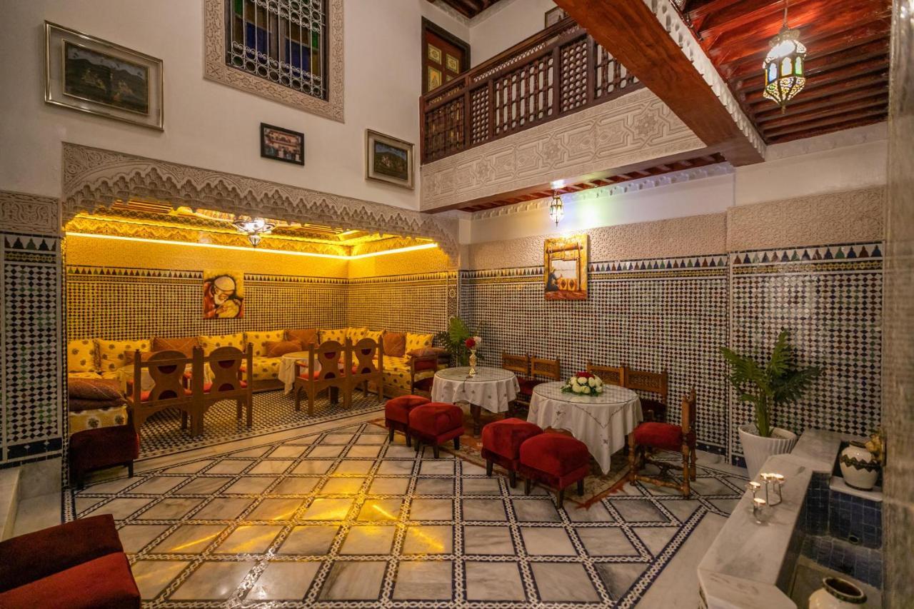Riad Anis เฟส ภายนอก รูปภาพ