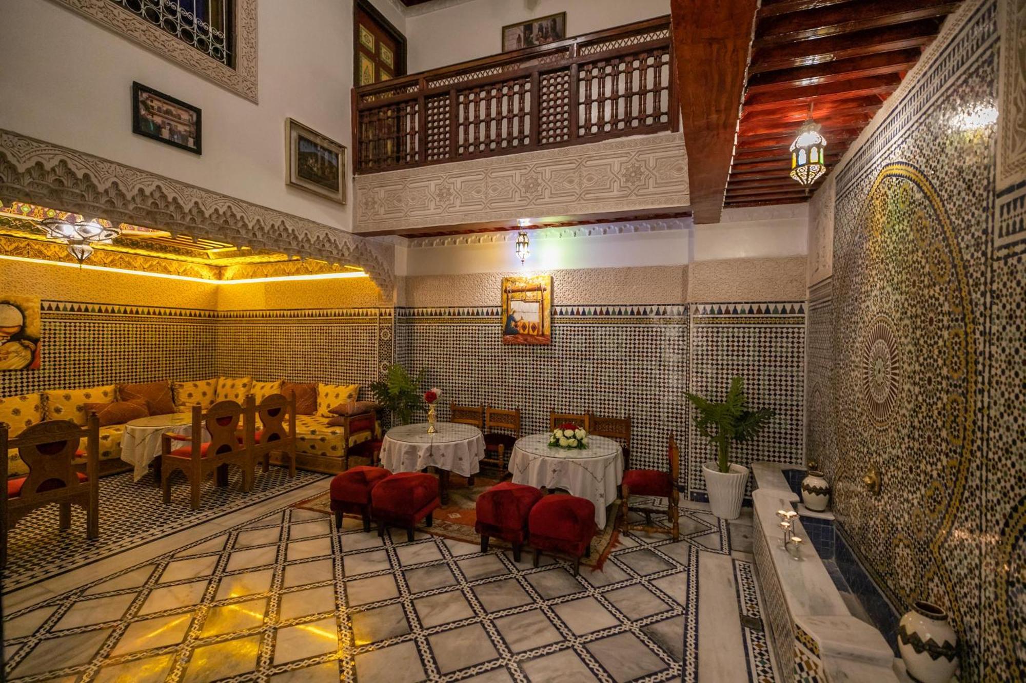 Riad Anis เฟส ภายนอก รูปภาพ