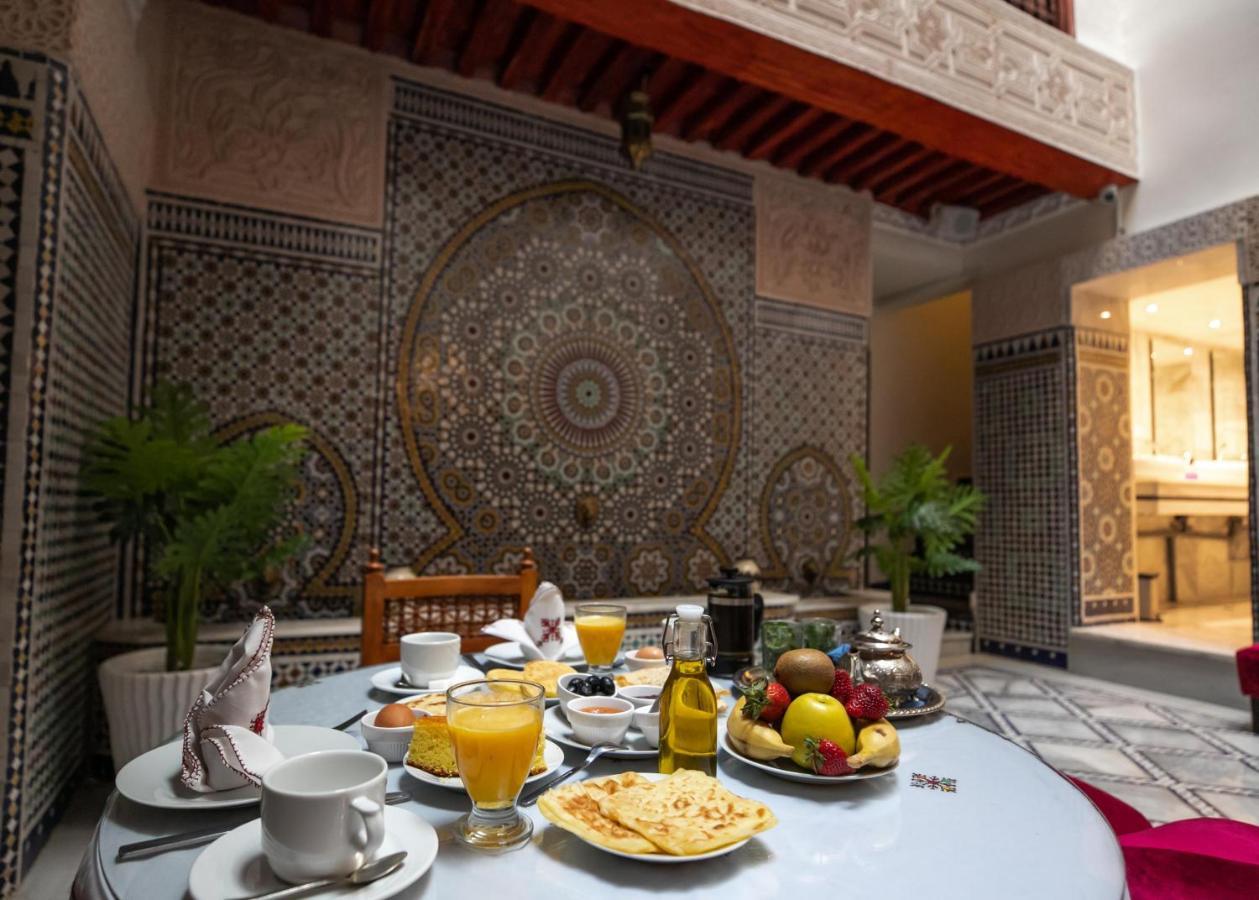Riad Anis เฟส ภายนอก รูปภาพ