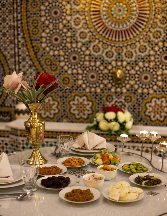 Riad Anis เฟส ภายนอก รูปภาพ
