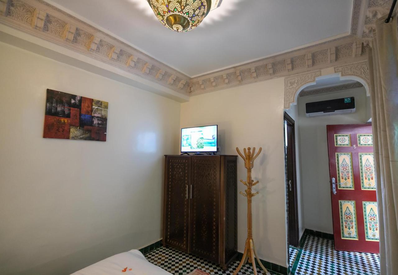Riad Anis เฟส ภายนอก รูปภาพ