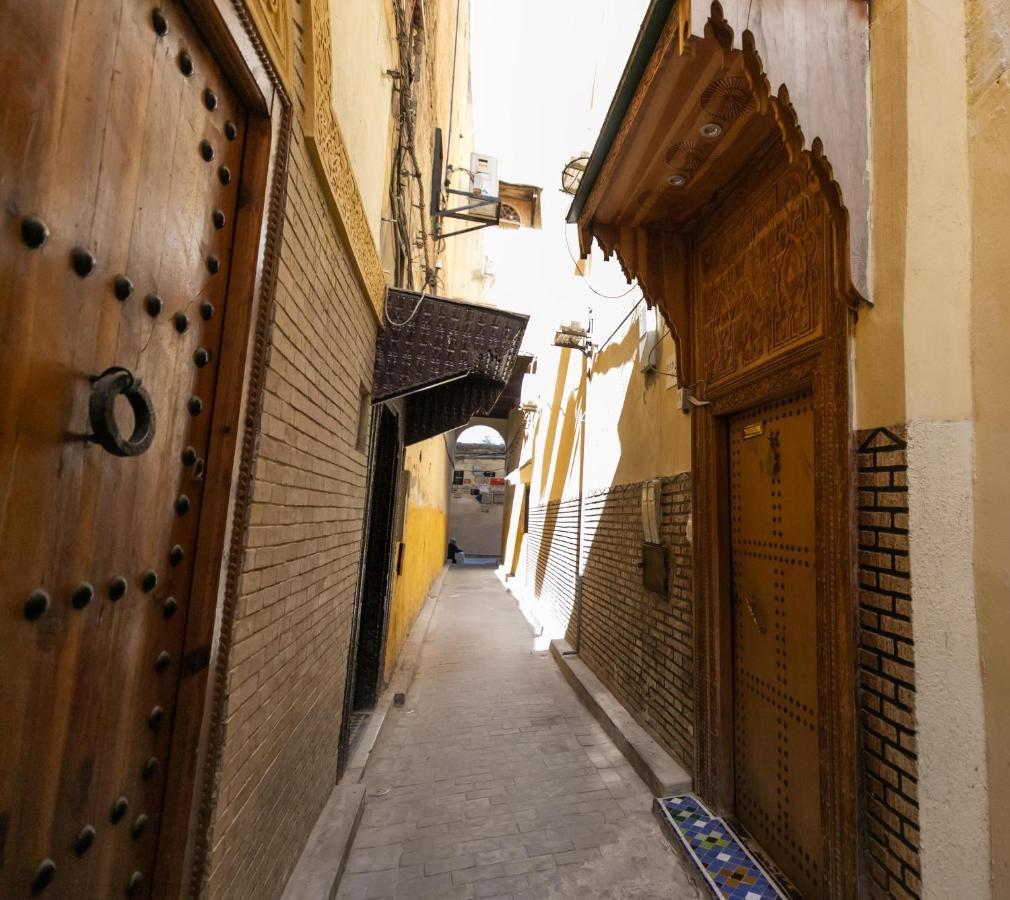 Riad Anis เฟส ภายนอก รูปภาพ