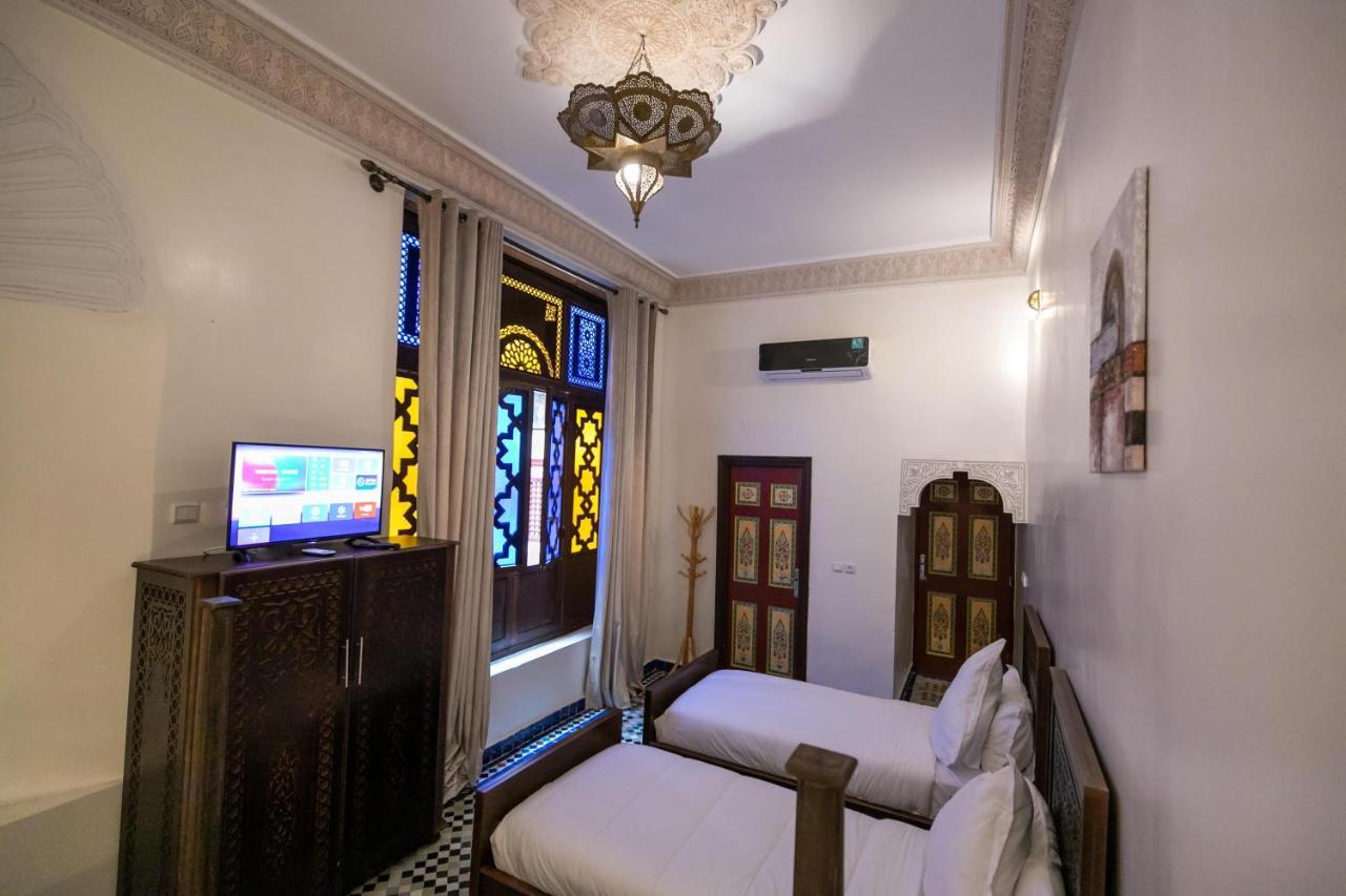 Riad Anis เฟส ภายนอก รูปภาพ