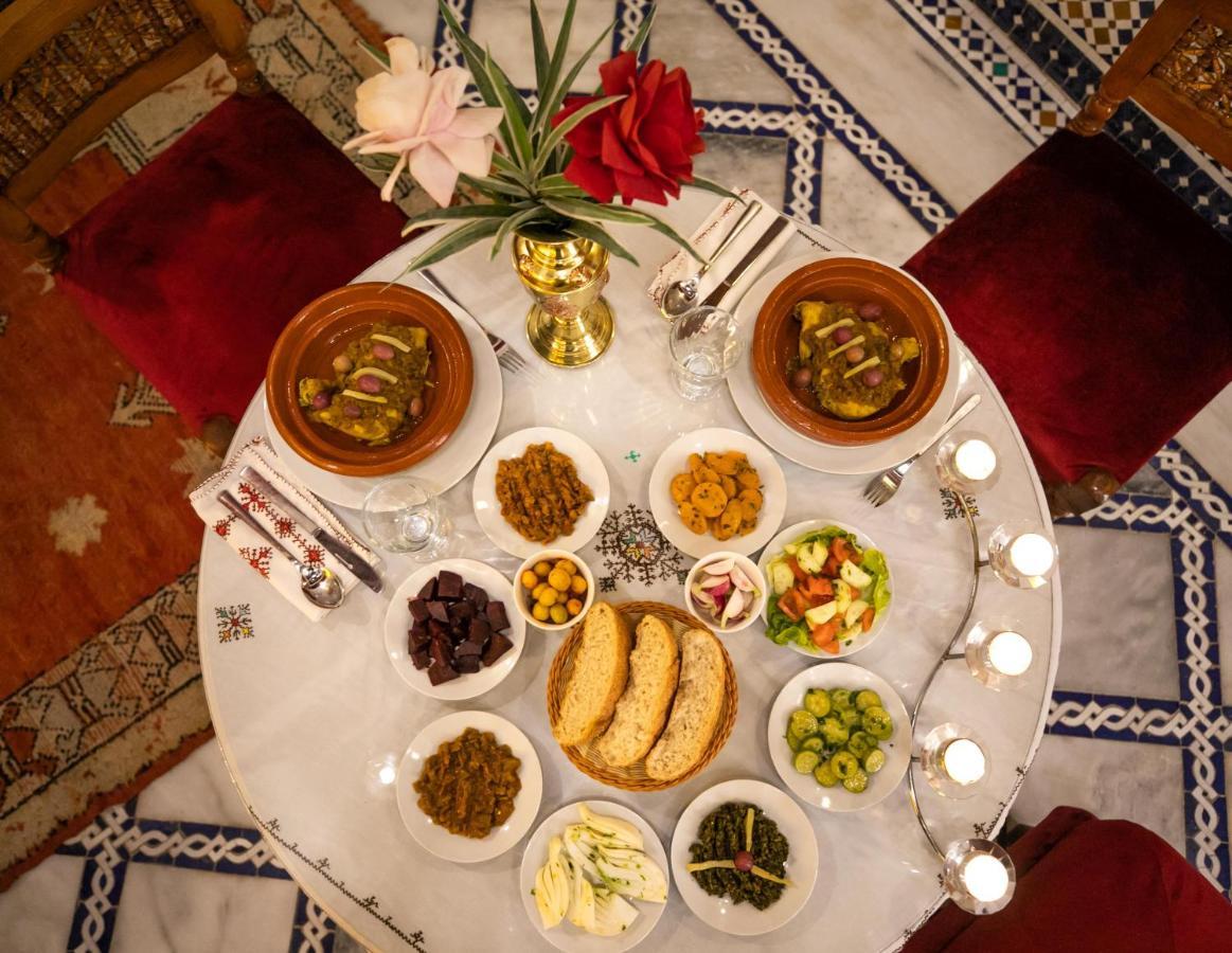 Riad Anis เฟส ภายนอก รูปภาพ